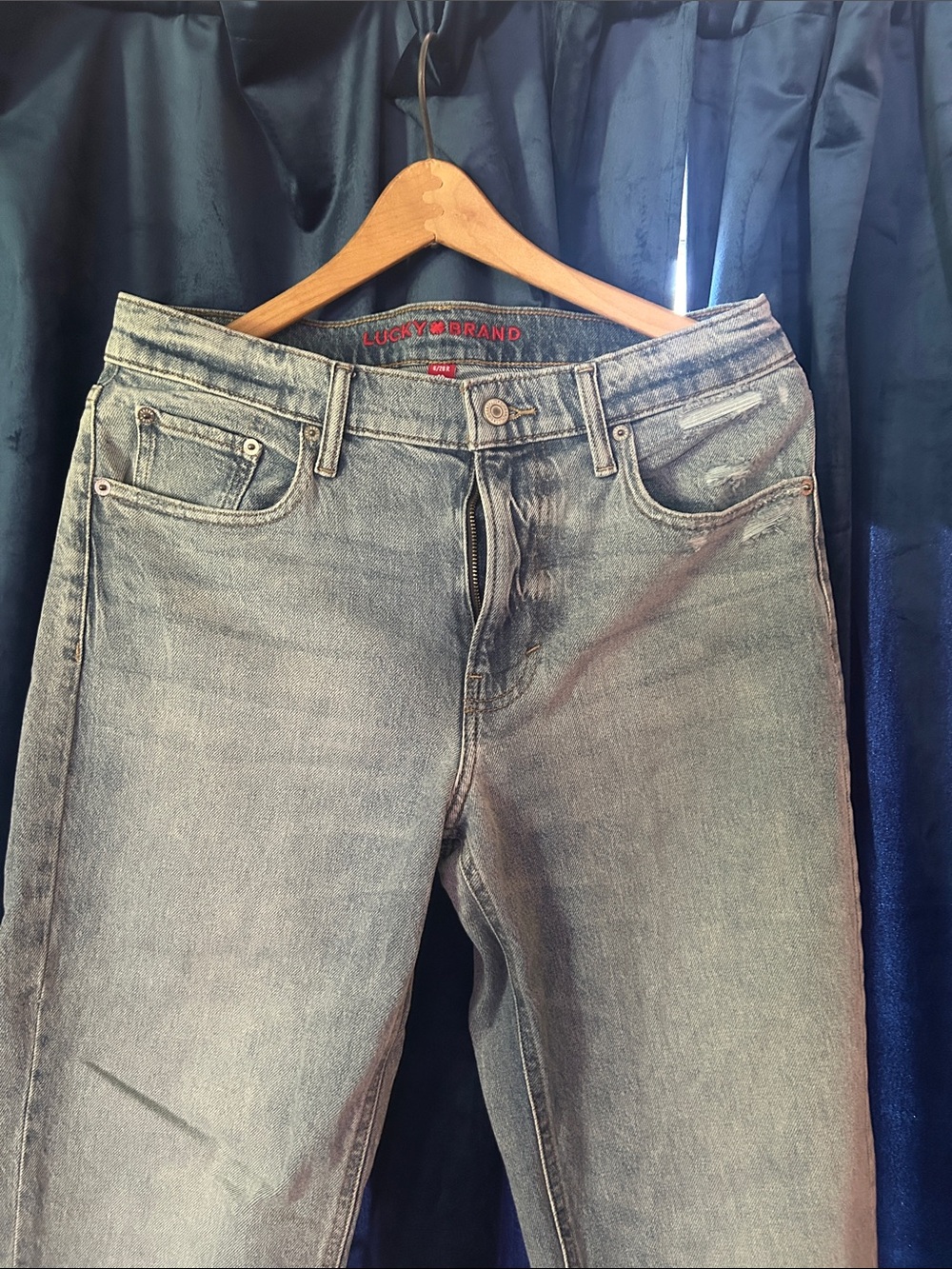 Lucky Brand Women’s Faded Light Blue Boy Mid Rise Relaxed Straight Leg Jeans 6R